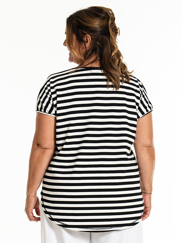 GITTE - Plus Size T-shirt fra Gozzip