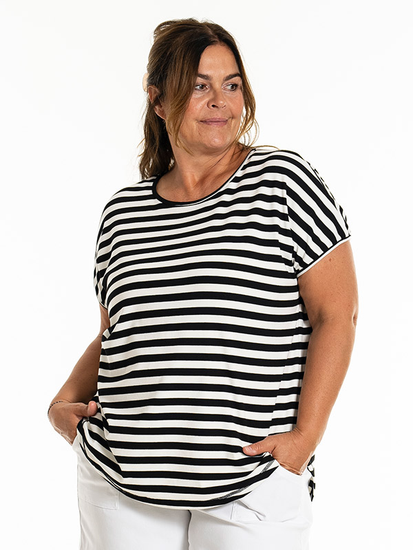 GITTE - Plus Size T-shirt fra Gozzip