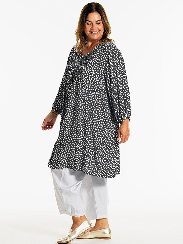 JOHANNE - Plus Size Tunika fra Gozzip