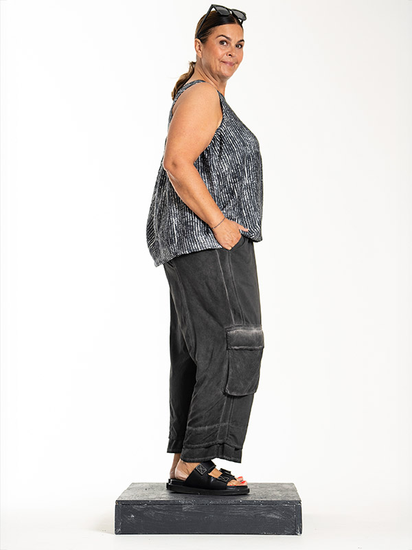 LORENA - Plus Size Topp fra Gozzip Black