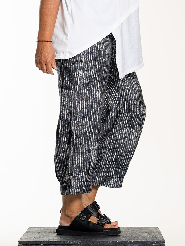 LINNA - Plus Size Bukser fra Gozzip Black