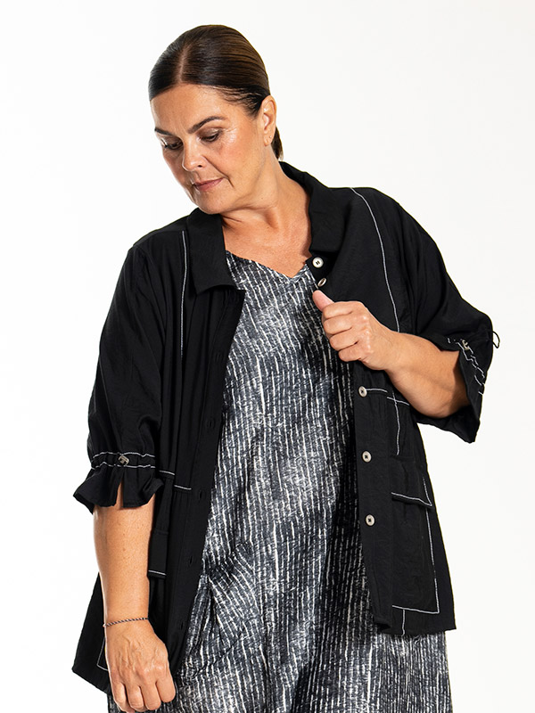LIZZY - Plus Size Jakke fra Gozzip Black
