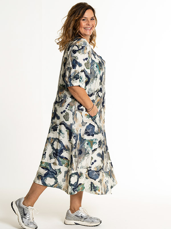 MILLE - Plus Size Kjole fra Gozzip