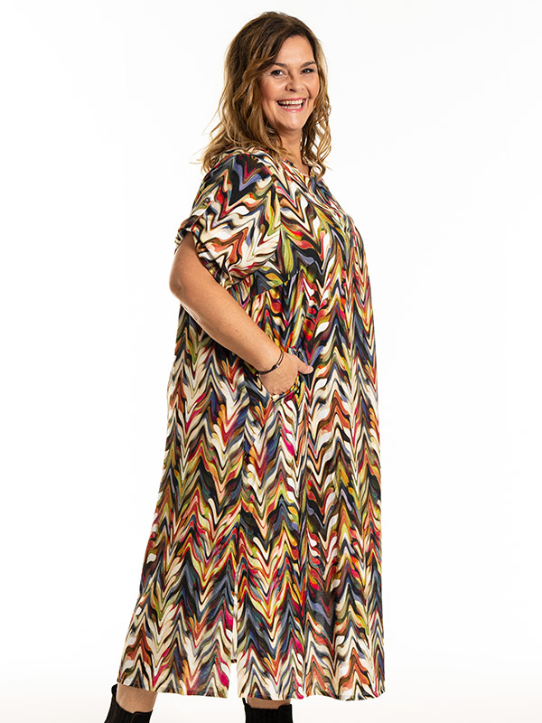 DONNA - Plus Size Kjole fra Gozzip