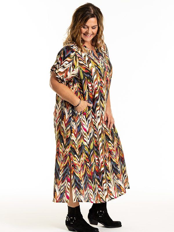 DONNA - Plus Size Kjole fra Gozzip