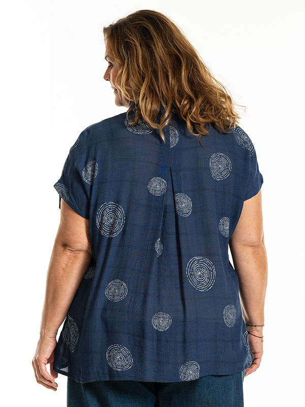 KAISA - Plus Size Skjorte fra Gozzip