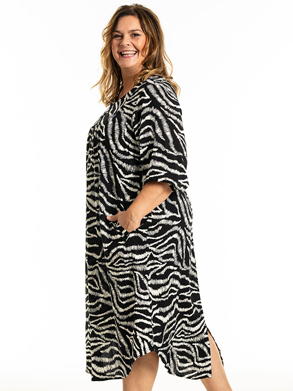ALICE - Plus Size Kjole fra Gozzip