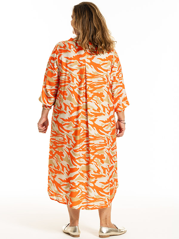 VALDIS - Plus Size Kjole fra Gozzip