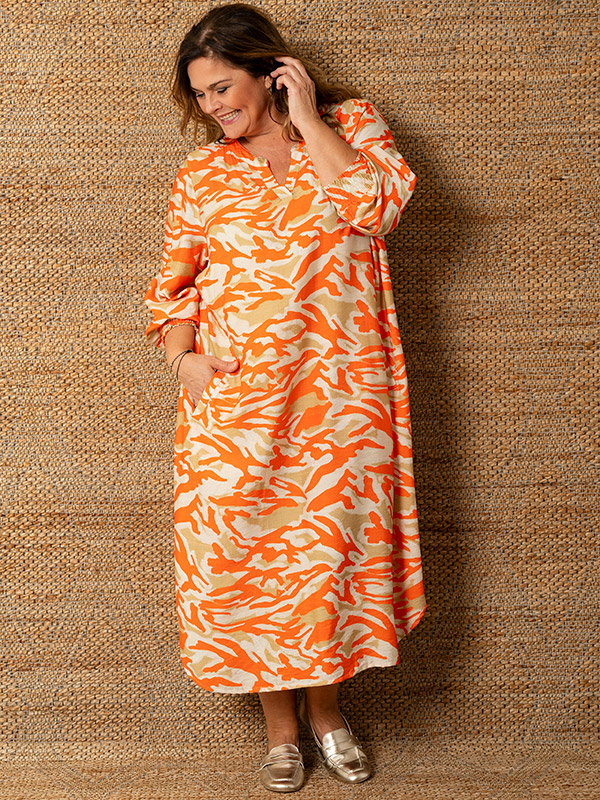 VALDIS - Plus Size Kjole fra Gozzip