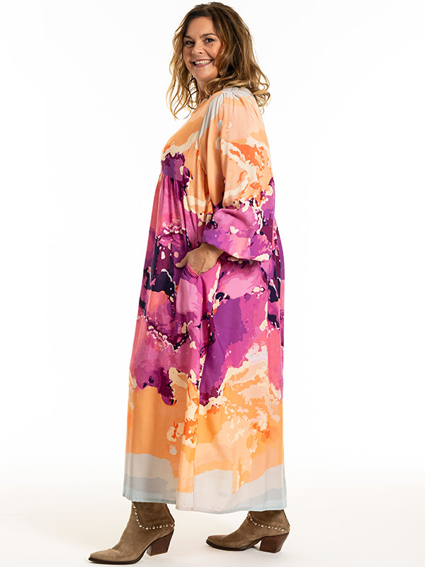 BETINE - Plus Size Kjole fra Gozzip