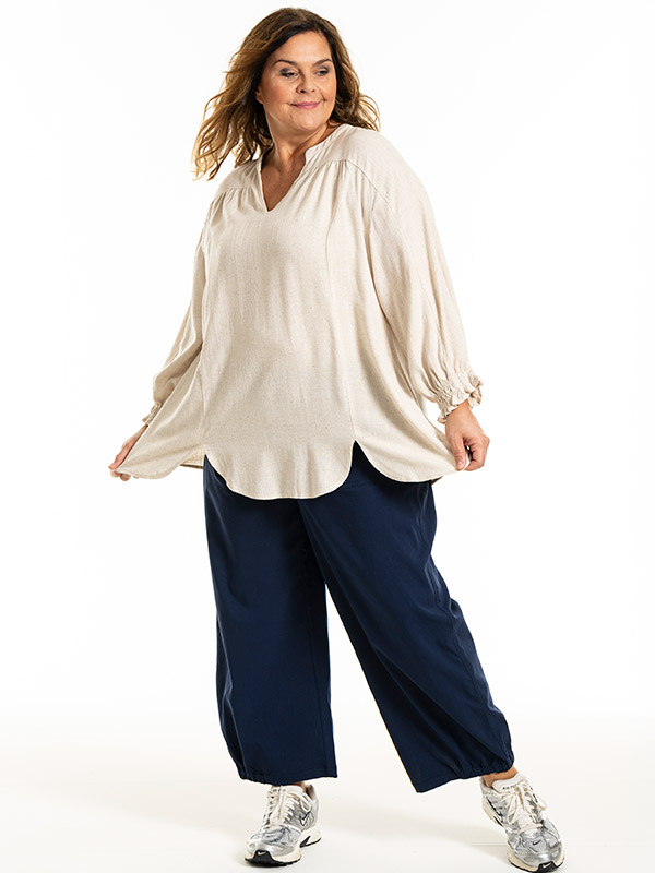 MIRJAM - Plus Size Bluse fra Gozzip
