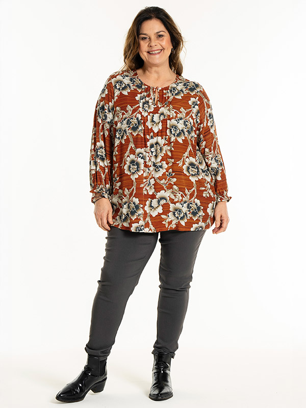 IBEN - Plus Size Bluse fra Gozzip