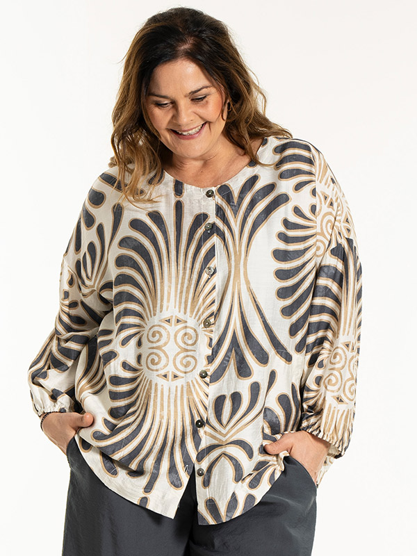 ANN-MARI - Plus Size Bluse fra Gozzip