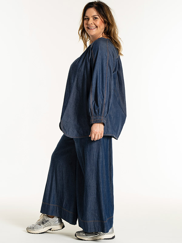 MILA - Plus Size Bluse fra Gozzip