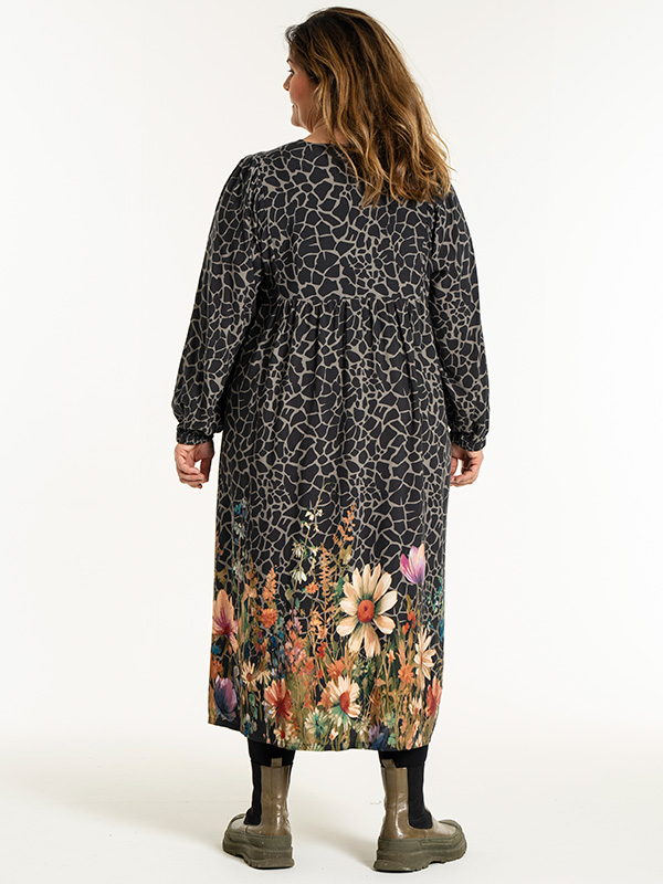ILSE - Plus Size Kjole fra Gozzip