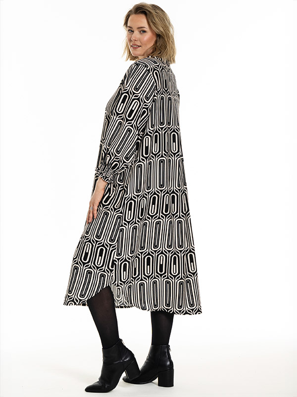 GVALDIS - Plus Size Kjole fra Gozzip