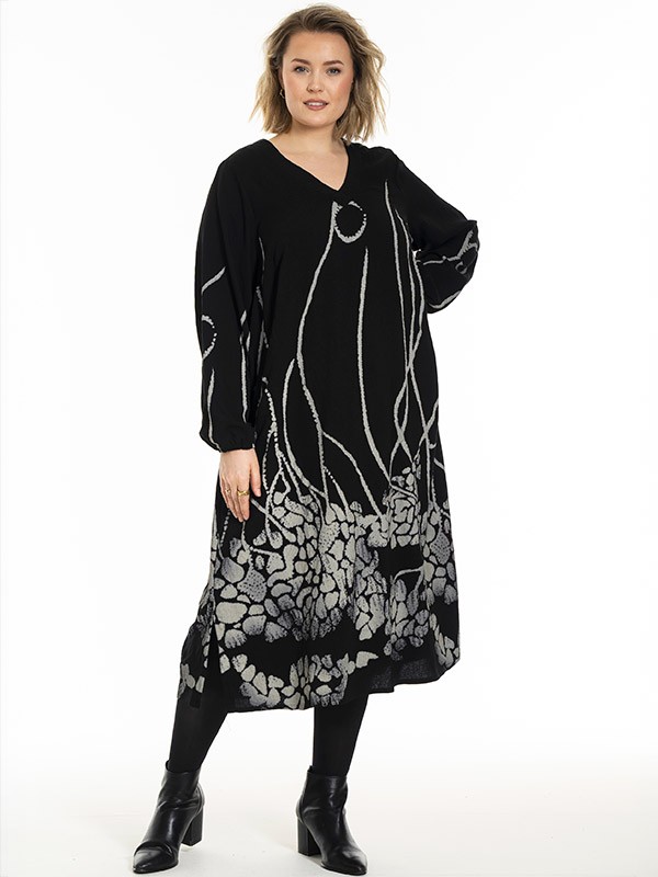 GMALENE - Plus Size Kjole fra Gozzip