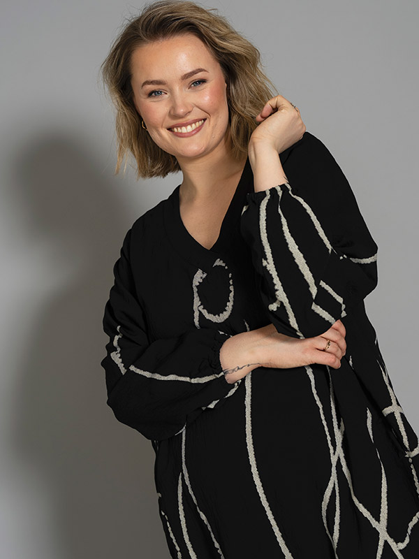 GMALENE - Plus Size Kjole fra Gozzip