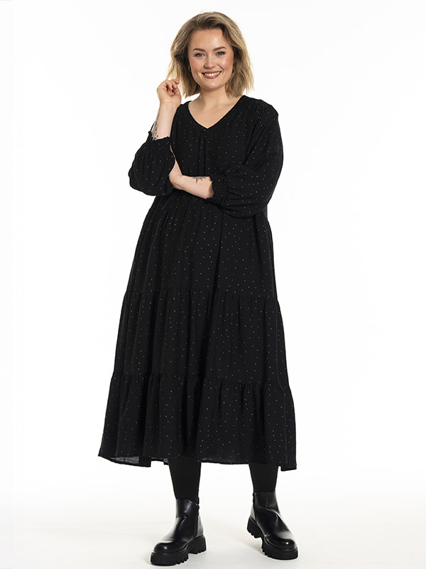 GNANNA - Plus Size Kjole fra Gozzip