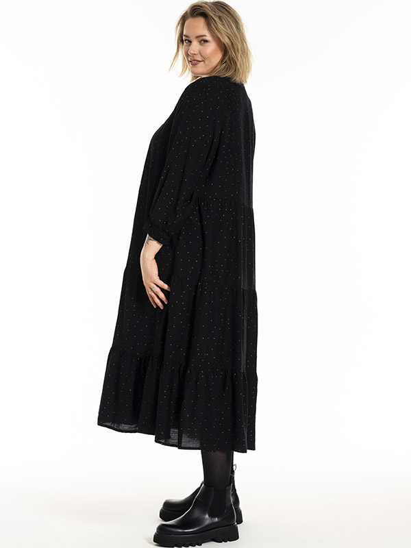 GNANNA - Plus Size Kjole fra Gozzip