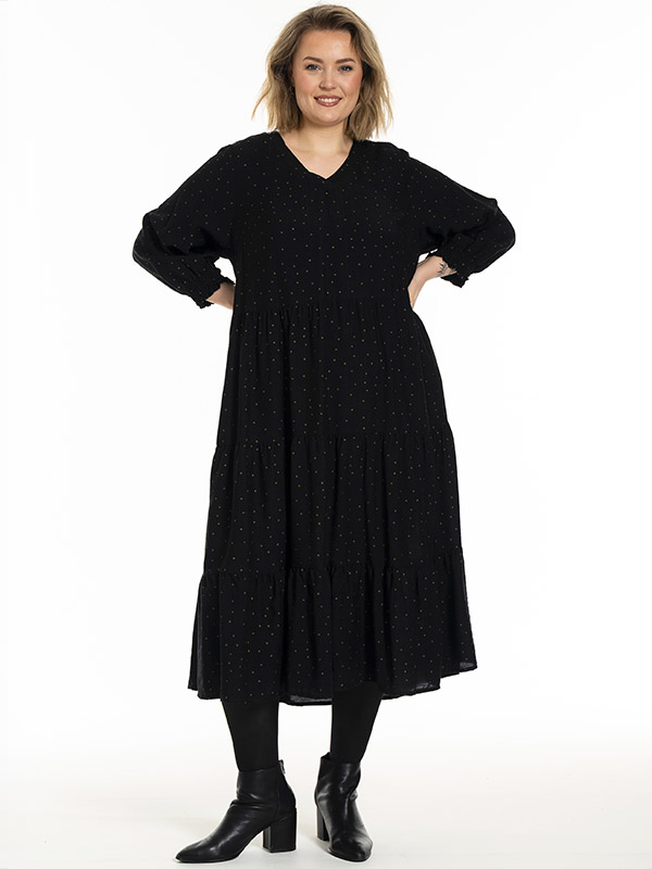 GNANNA - Plus Size Kjole fra Gozzip