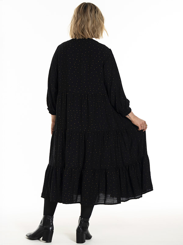 GNANNA - Plus Size Kjole fra Gozzip