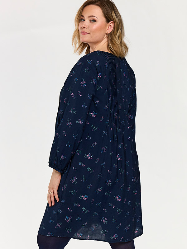 GJOHANNE - Plus Size Tunika fra Gozzip