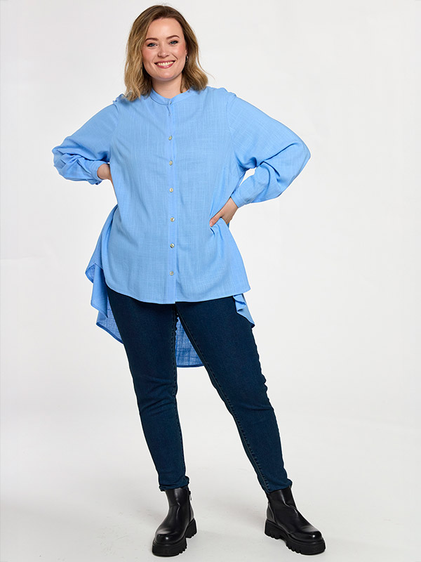 GAGNES - Plus Size Skjorte fra Gozzip