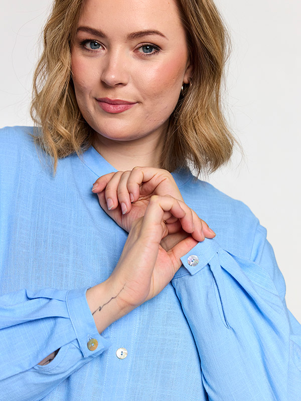 GAGNES - Plus Size Skjorte fra Gozzip