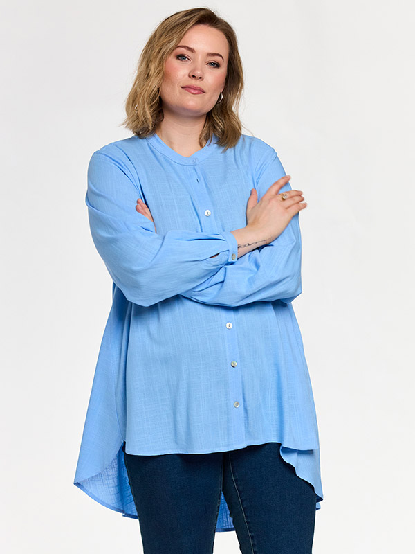 GAGNES - Plus Size Skjorte fra Gozzip