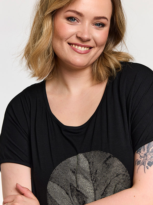 GGITTE - Plus Size T-shirt fra Gozzip