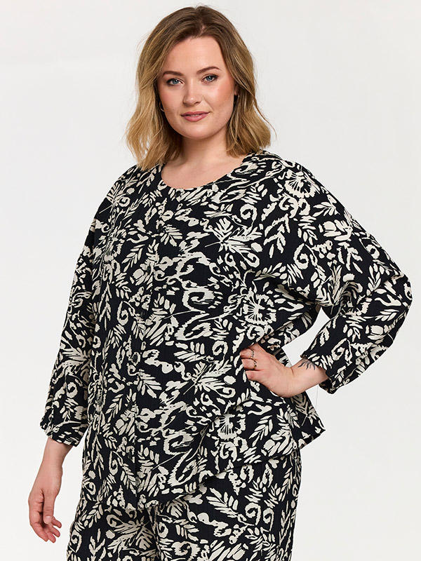 GANNBRIT - Plus Size Skjorte fra Gozzip