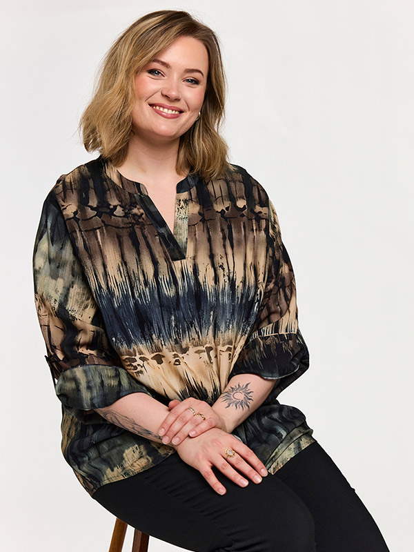 GBILLIE - Plus Size Bluse fra Gozzip