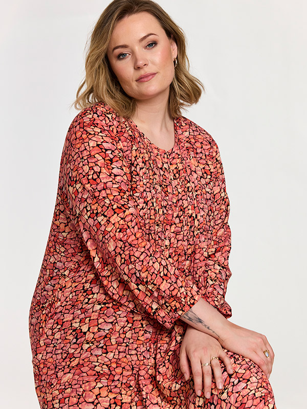 GJOHANNE - Plus Size Tunika fra Gozzip