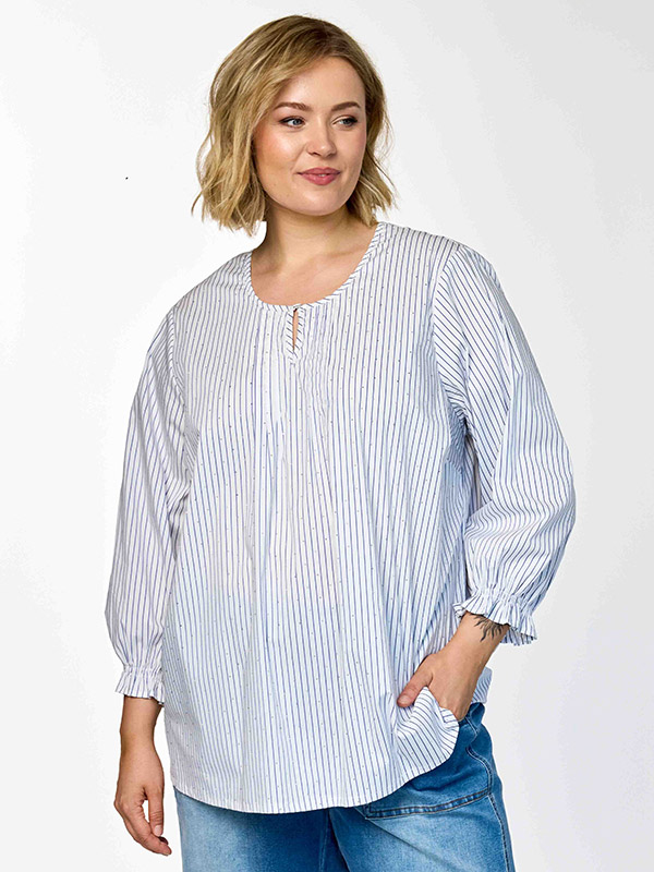 GIBEN - Plus Size Bluse fra Gozzip