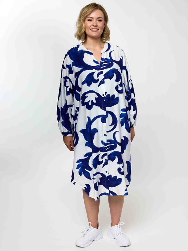 GANJA - Plus Size Kjole fra Gozzip