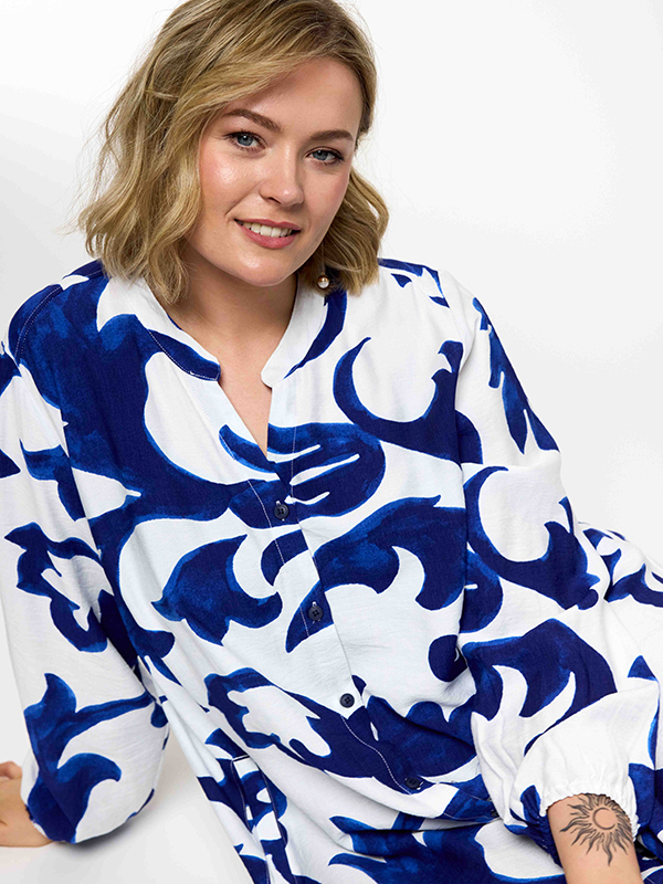 GANJA - Plus Size Kjole fra Gozzip