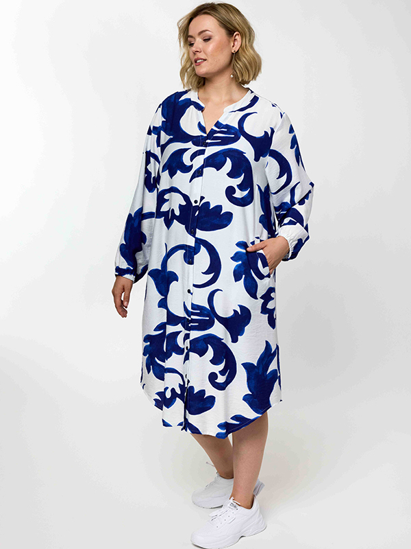 GANJA - Plus Size Kjole fra Gozzip