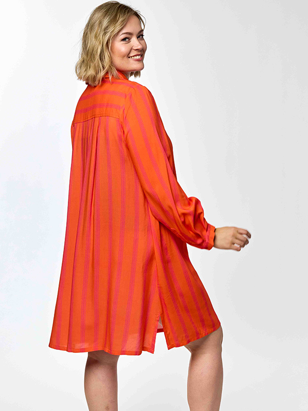 GNATASJA - Plus Size Skjorte fra Gozzip