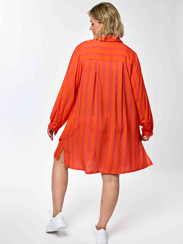 GNATASJA - Plus Size Skjorte fra Gozzip