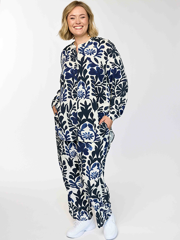 GAGNES - Plus Size Bluse fra Gozzip