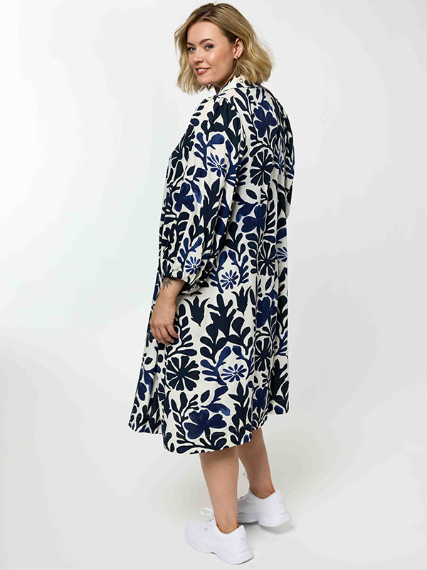 GNELLY - Plus Size Kjole fra Gozzip