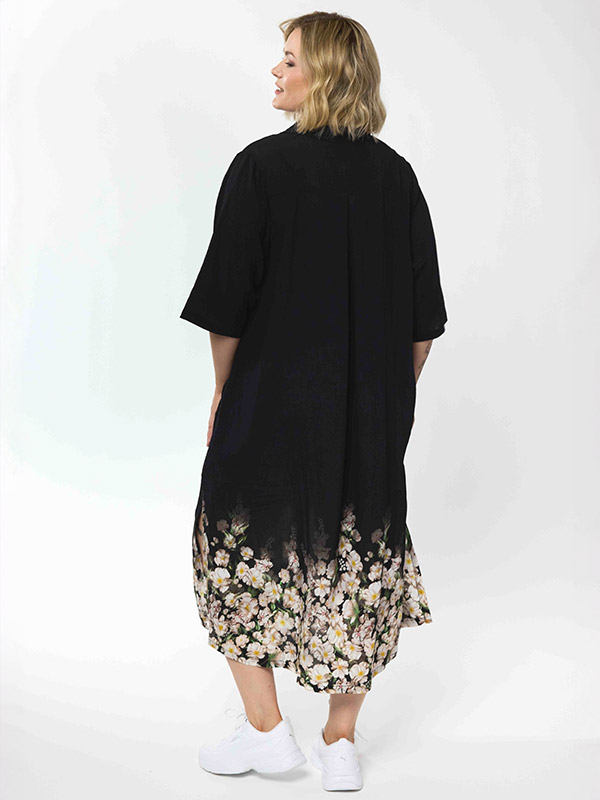 GBENNA - Plus Size Kjole fra Gozzip