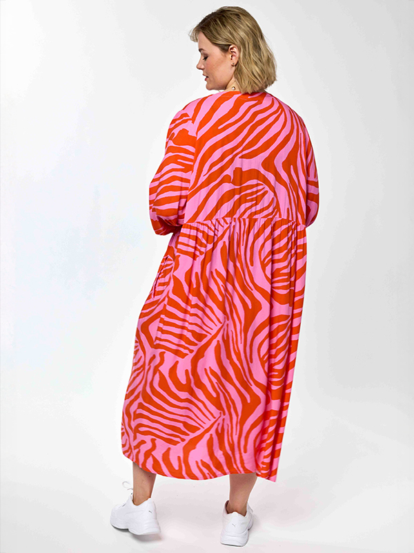 GLEA - Plus Size Kjole fra Gozzip