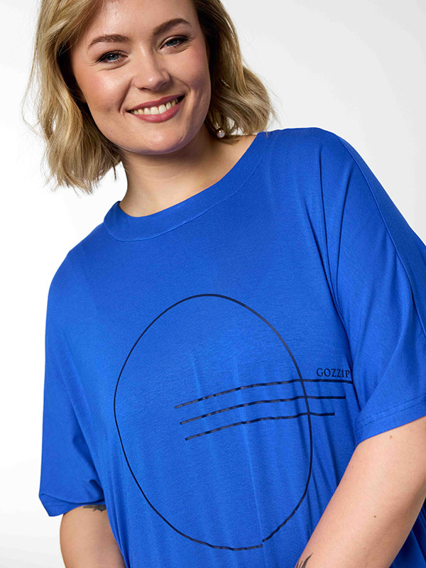 GLIS - Plus Size Kjole fra Gozzip