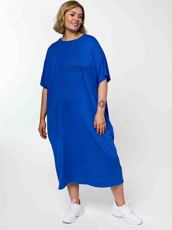 GLIS - Plus Size Kjole fra Gozzip
