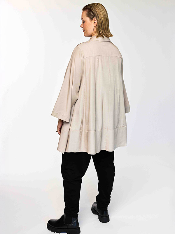 GRUNA - Plus Size Skjorte fra Gozzip Black