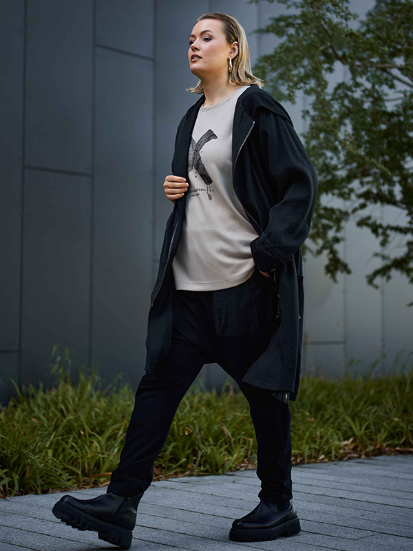 GTINE - Plus Size T-skjorte fra Gozzip Black