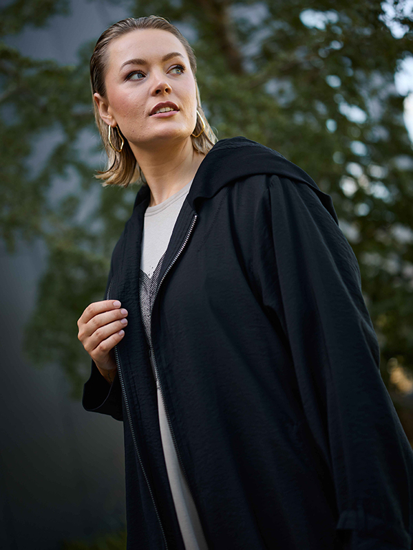 GAVENY - Plus Size Jakke fra Gozzip Black