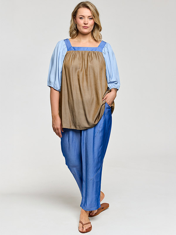 GLANA - Plus Size Bluse fra Gozzip